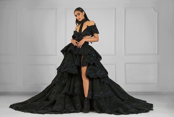 Quel style de robe de soirée convient le mieux pour une réception à thème vintage?